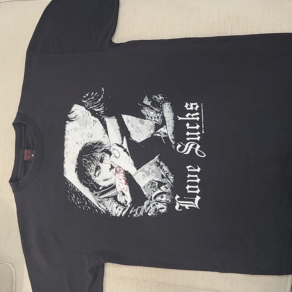 Vintage 1994 Fashion Victim Love Sucks Graphic Single Stitch T Shirt Mens size L